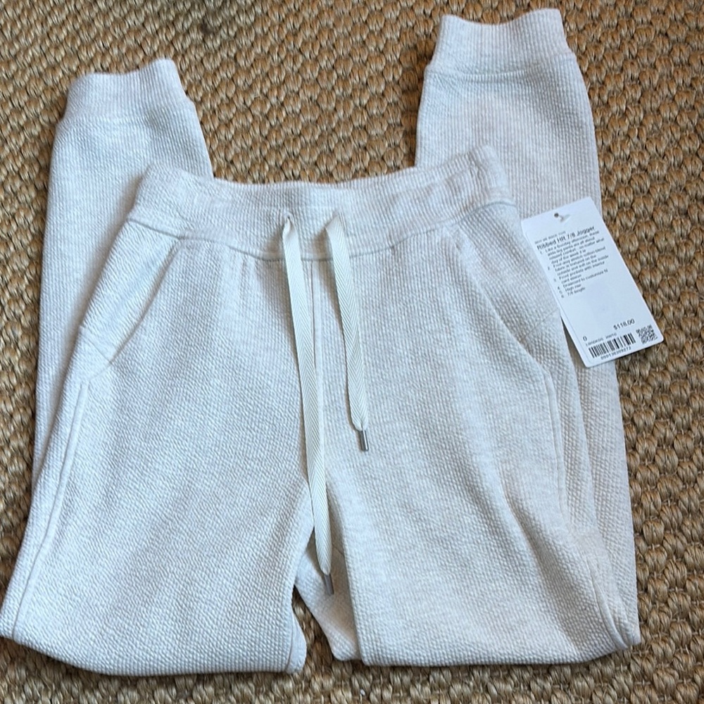 NWT Lululemon Ribbed Hr 7/8 Jogger